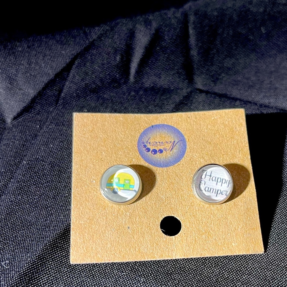 Happy camper earrings (camping) NEW